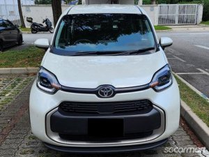Toyota Sienta Hybrid 1.5A Elegance-thumbnail