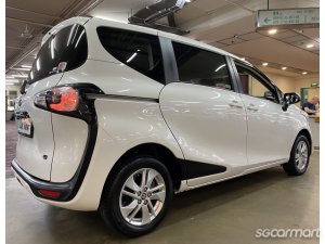 Toyota Sienta 1.5A Standard