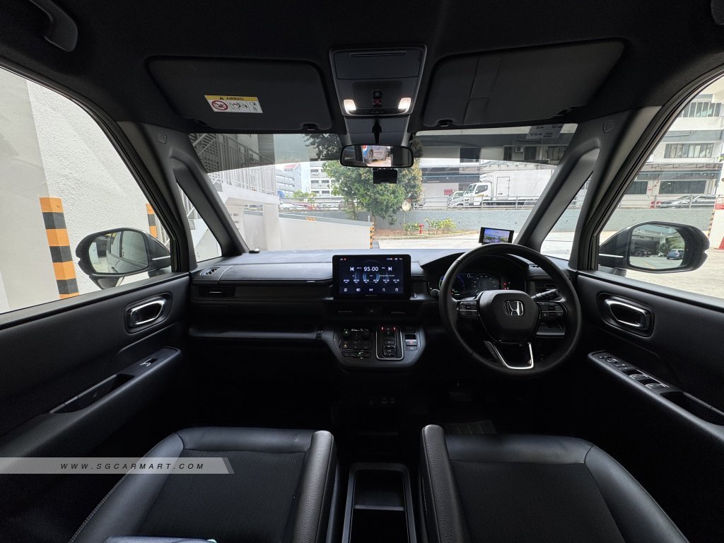 Honda Stepwagon Hybrid Spada 2.0A e-HEV