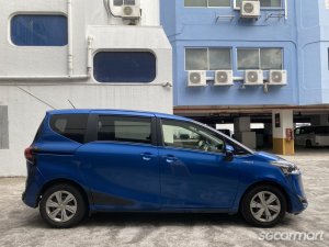 Toyota Sienta Hybrid 1.5A X