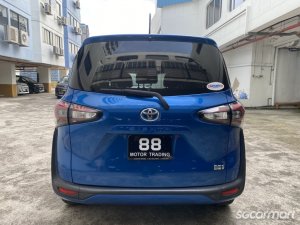 Toyota Sienta Hybrid 1.5A X