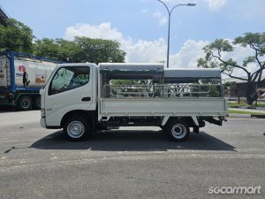 Hino Dutro 2.8M