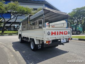 Hino Dutro 2.8M