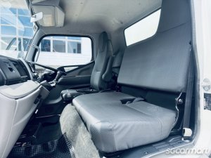 Mitsubishi Fuso Canter FEB21