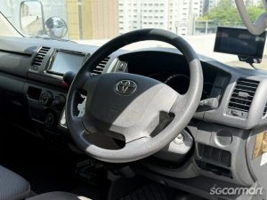 Toyota Hiace Commuter 2.8A DX