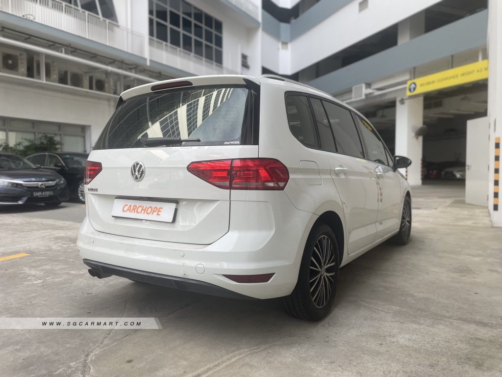 Volkswagen Touran 1.4A TSI Comfortline Sunroof