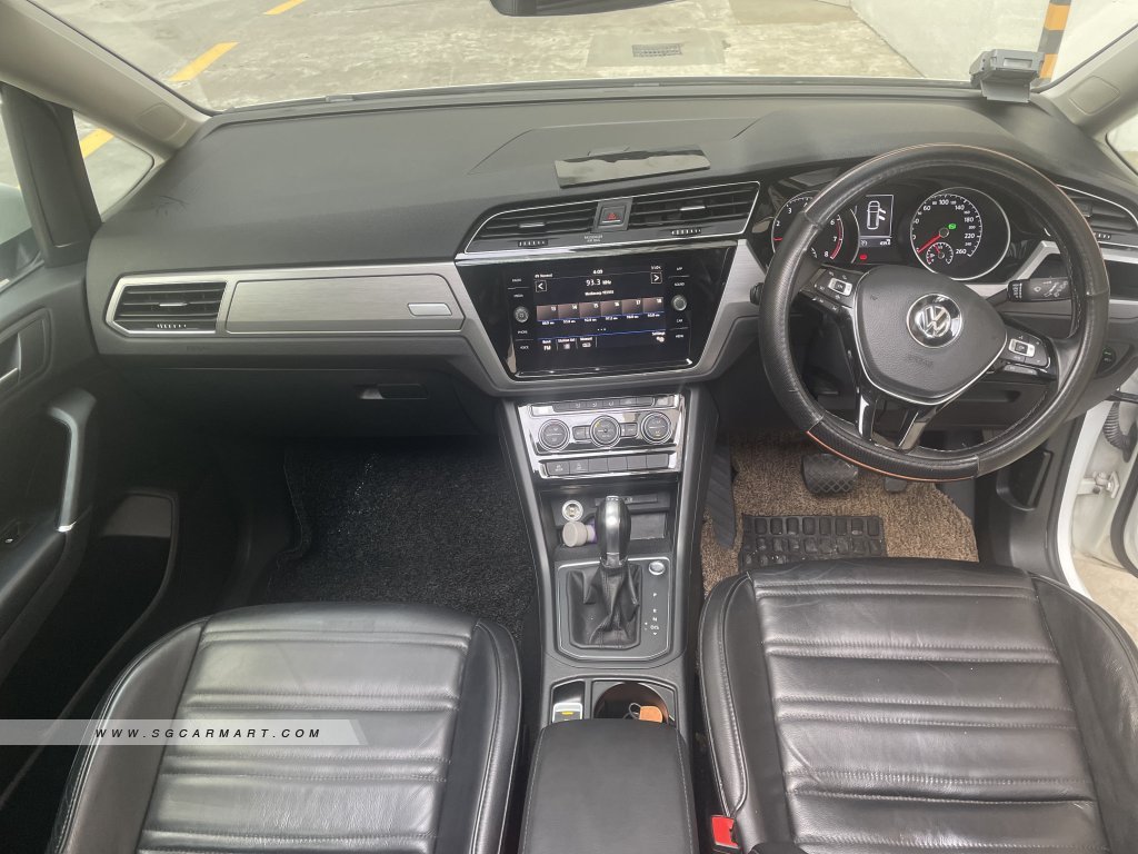 Volkswagen Touran 1.4A TSI Comfortline Sunroof