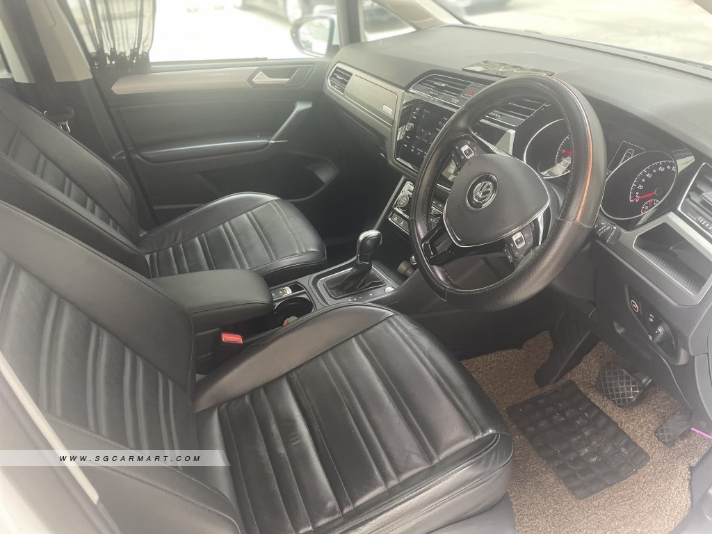 Volkswagen Touran 1.4A TSI Comfortline Sunroof