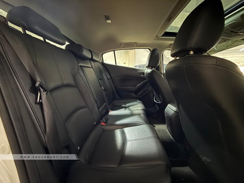 Mazda 3 HB 1.5A Deluxe Sunroof