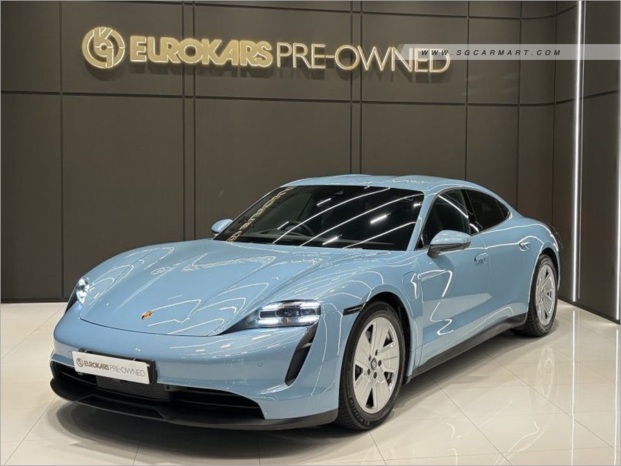Porsche Taycan Electric 4