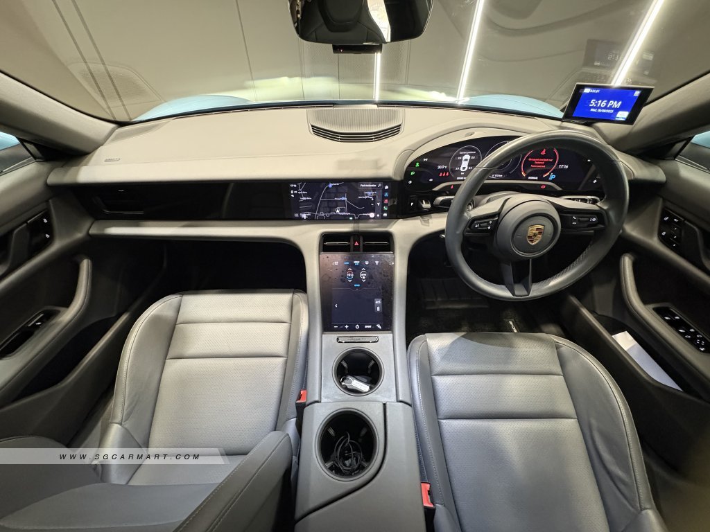 Porsche Taycan Electric 4