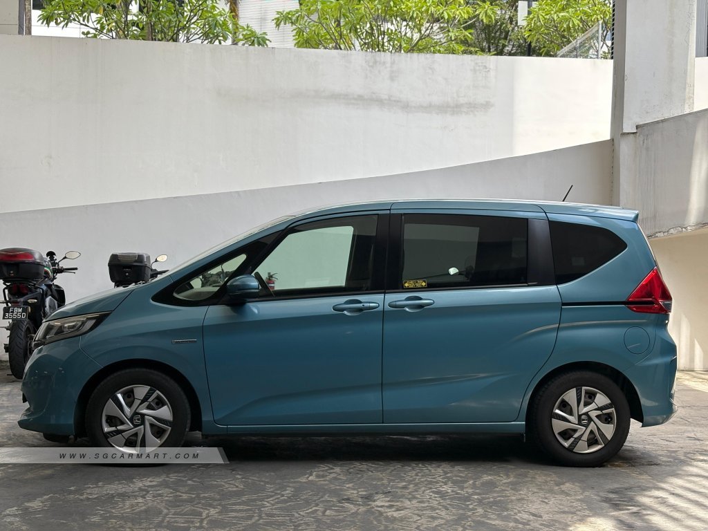 Honda Freed Hybrid 1.5A G