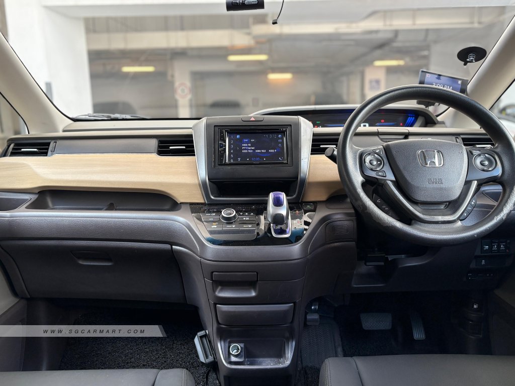 Honda Freed Hybrid 1.5A G