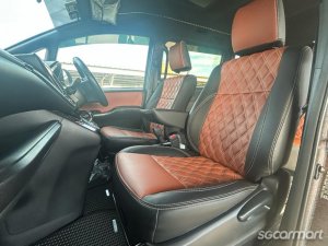 Toyota Voxy Hybrid 1.8A ZS