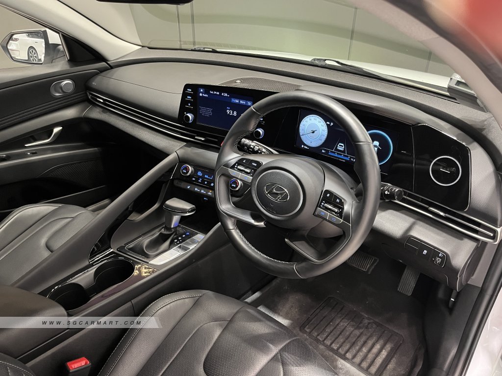 Hyundai Avante 1.6A S