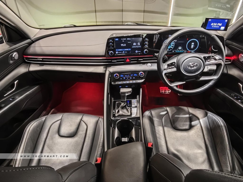 Hyundai Avante 1.6A S