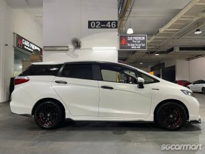 Honda Shuttle Hybrid 1.5A Honda Sensing