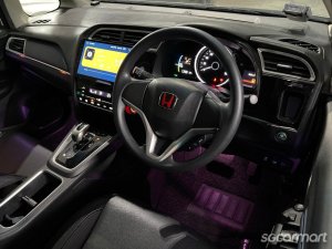 Honda Shuttle Hybrid 1.5A Honda Sensing