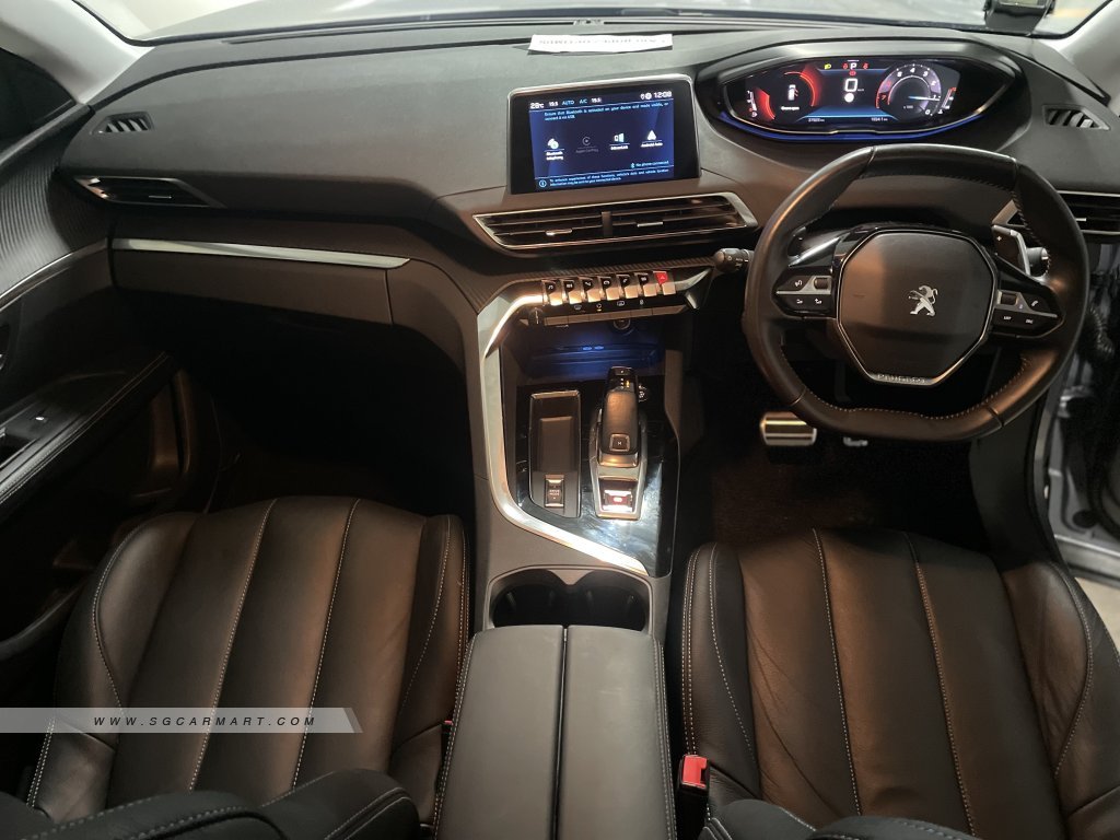 Peugeot 3008 1.2A PureTech EAT8 Active Premium