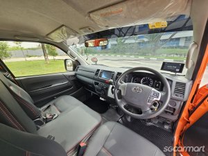 Toyota Hiace 2.0A DX