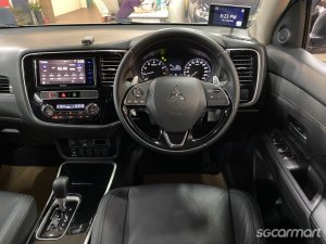 Mitsubishi Outlander 2.0A