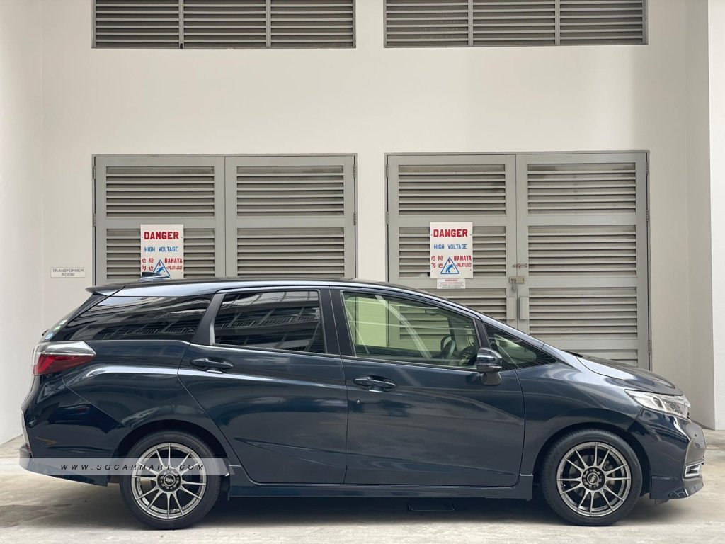 Honda Shuttle 1.5A G Honda Sensing
