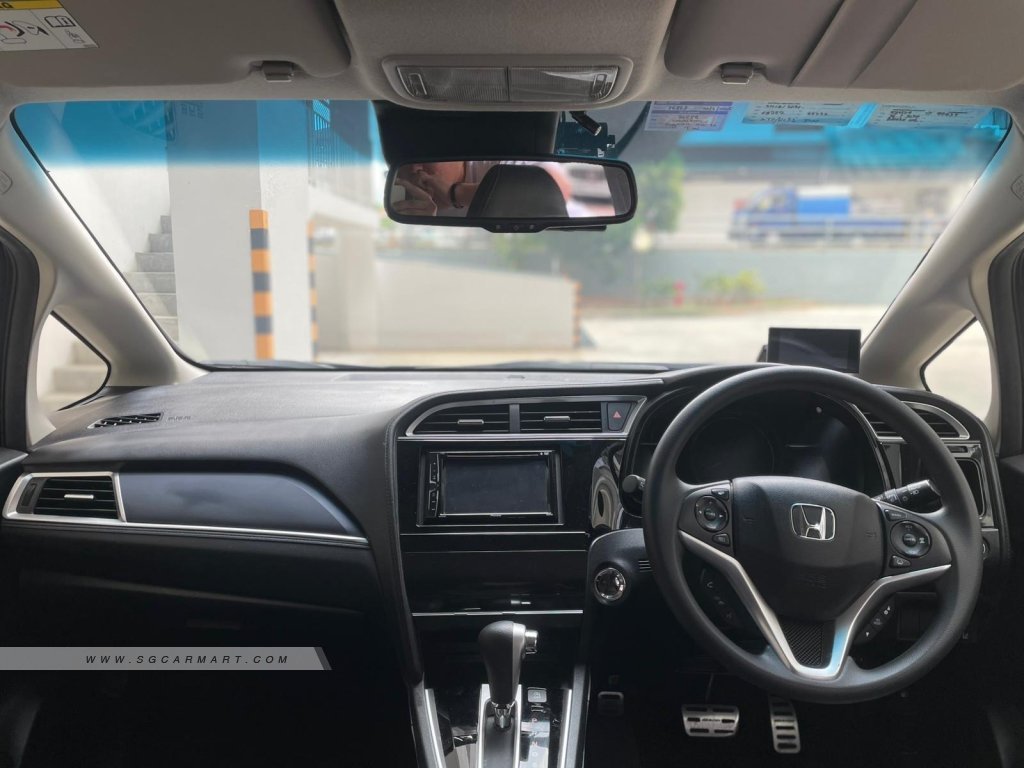 Honda Shuttle 1.5A G Honda Sensing