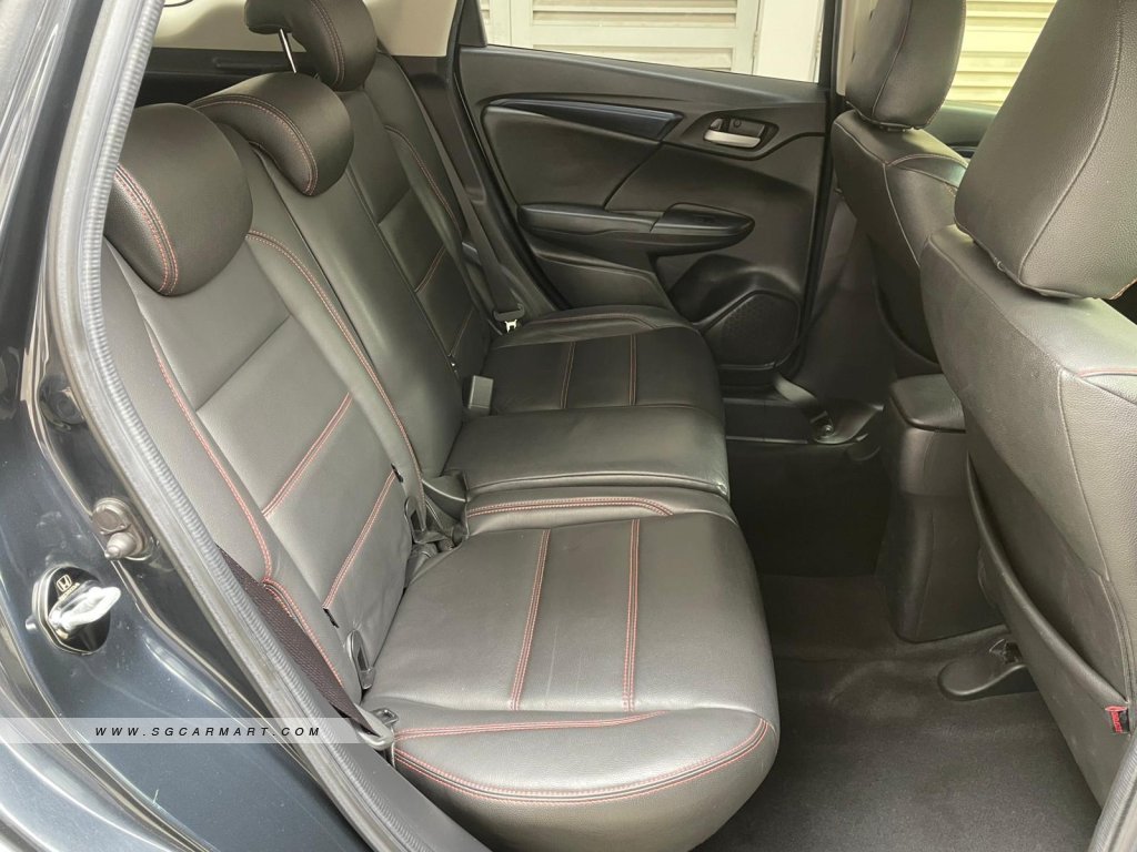 Honda Shuttle 1.5A G Honda Sensing