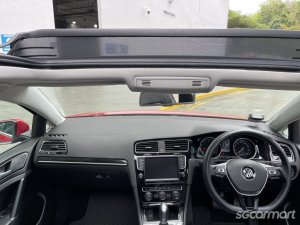 Volkswagen Golf Variant 1.4A TSI R-Line Sunroof
