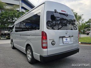 Toyota Hiace Commuter 2.8A GL High Roof