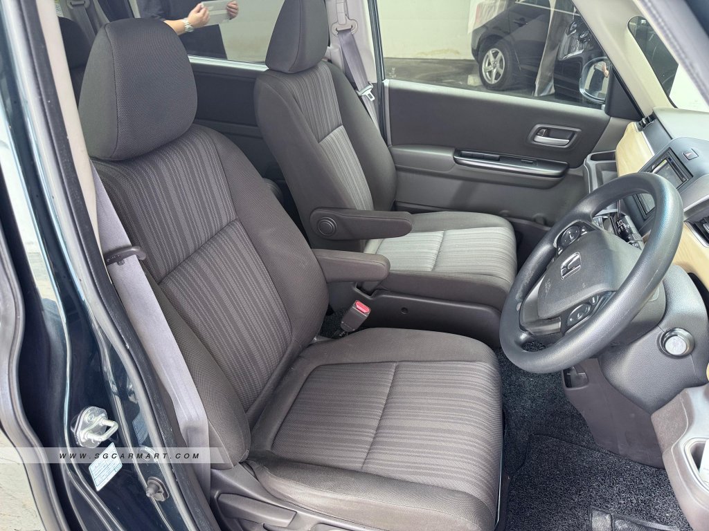 Honda Freed Hybrid 1.5A G