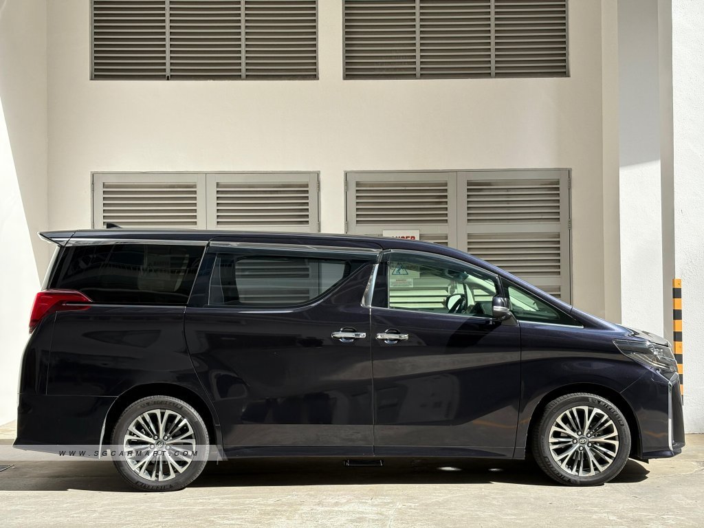Toyota Alphard Hybrid 2.5A SR C-Package Moonroof