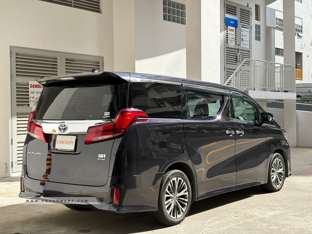 Toyota Alphard Hybrid 2.5A SR C-Package Moonroof