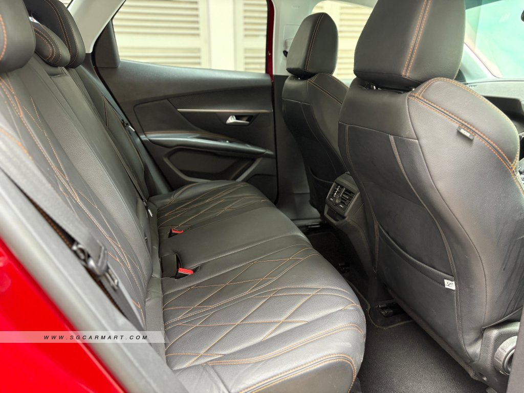 Peugeot 3008 1.2A PureTech EAT6 Active