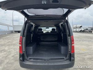 Hyundai Starex 2.5M CRDi (COE till 08/2030)