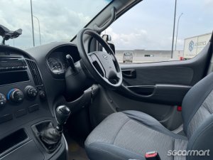 Hyundai Starex 2.5M CRDi (COE till 08/2030)