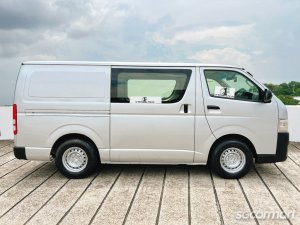 Toyota Hiace 3.0M DX (New 5-yr COE)