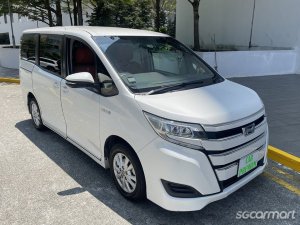 Toyota Noah Hybrid 1.8A X