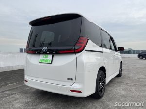 Toyota Noah Hybrid 1.8A X
