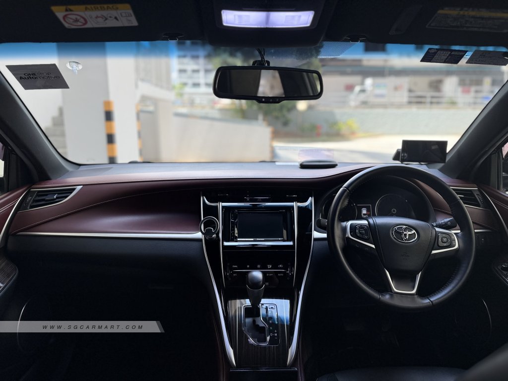 Toyota Harrier 2.0A Elegance