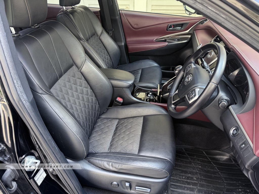 Toyota Harrier 2.0A Elegance