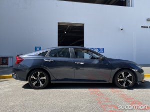 Honda Civic 1.5A VTEC Turbo Sunroof