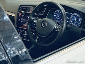 Volkswagen Golf Variant 1.4A R-Line Sunroof