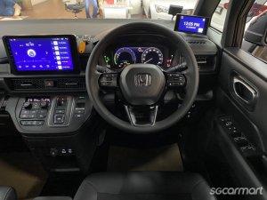 Honda Stepwagon Hybrid Spada 2.0A e-HEV