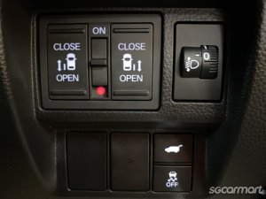 Honda Stepwagon Hybrid Spada 2.0A e-HEV