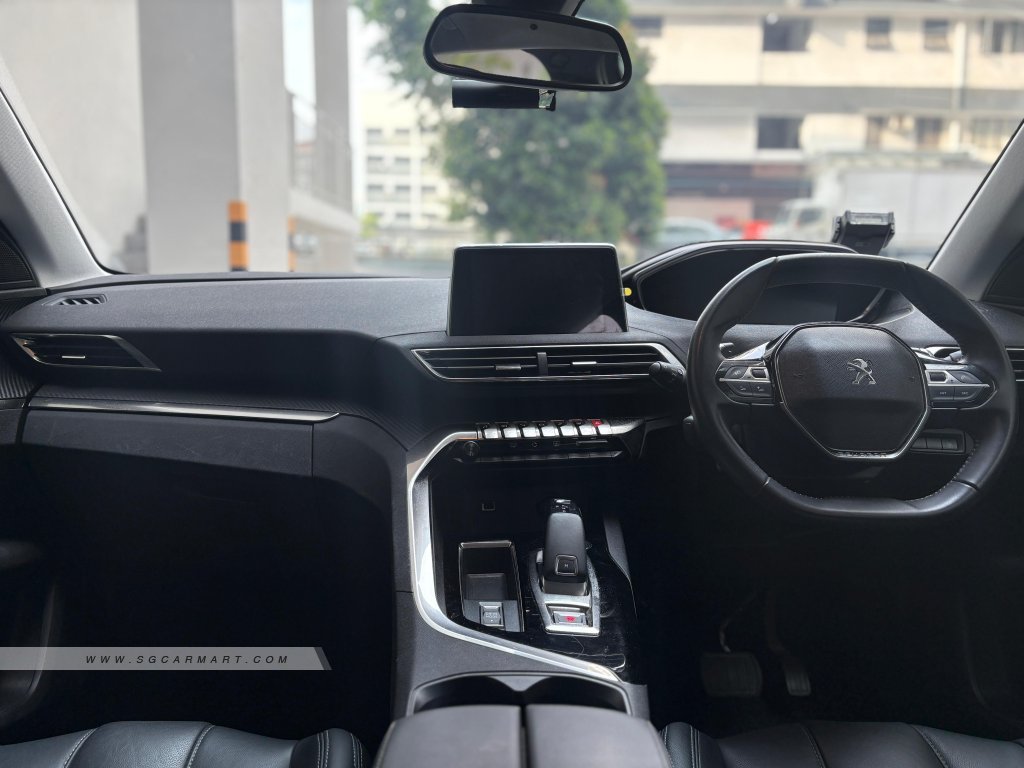 Peugeot 3008 1.2A PureTech EAT8 Active Premium