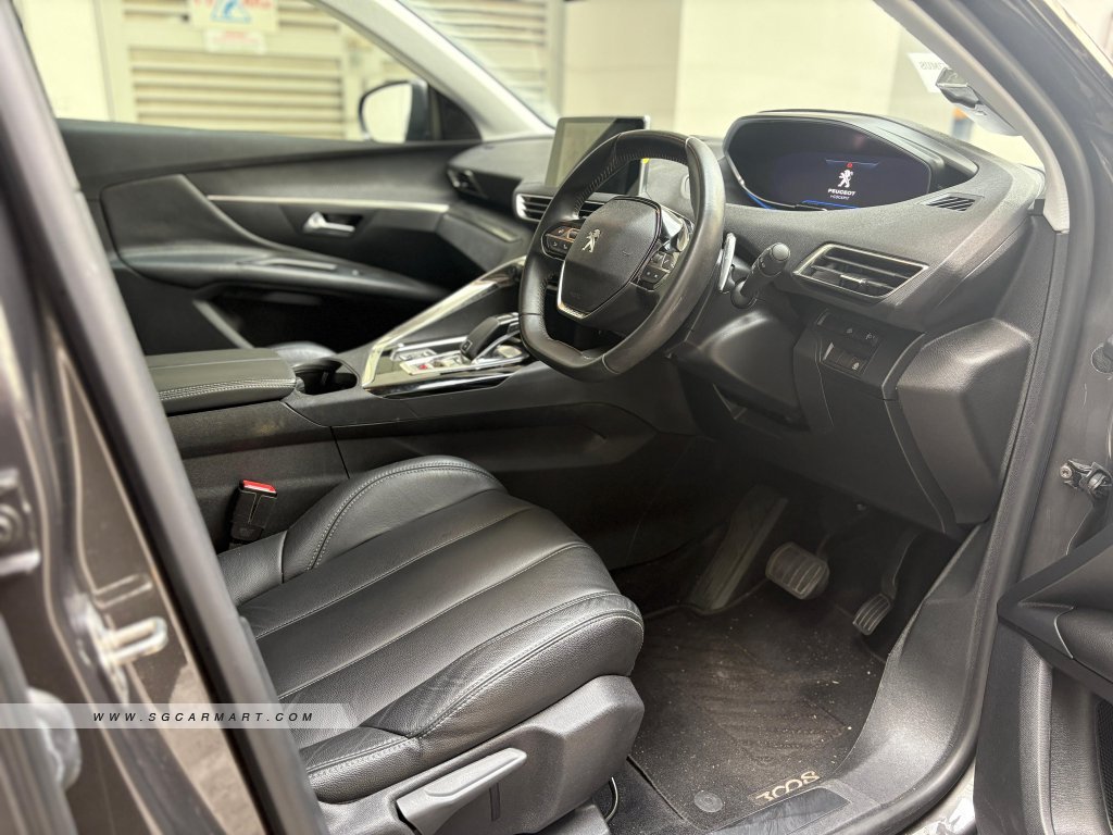 Peugeot 3008 1.2A PureTech EAT8 Active Premium