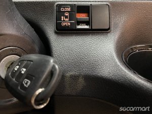 Toyota Sienta 1.5A Standard