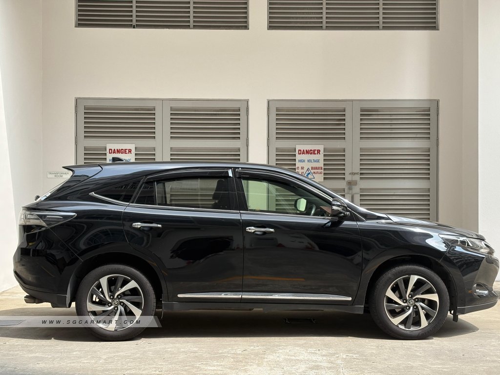 Toyota Harrier 2.0A Elegance
