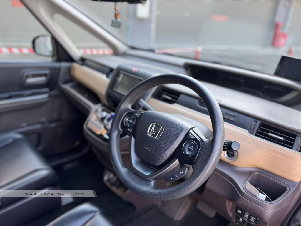 Honda Freed Hybrid 1.5A G 7-Seater